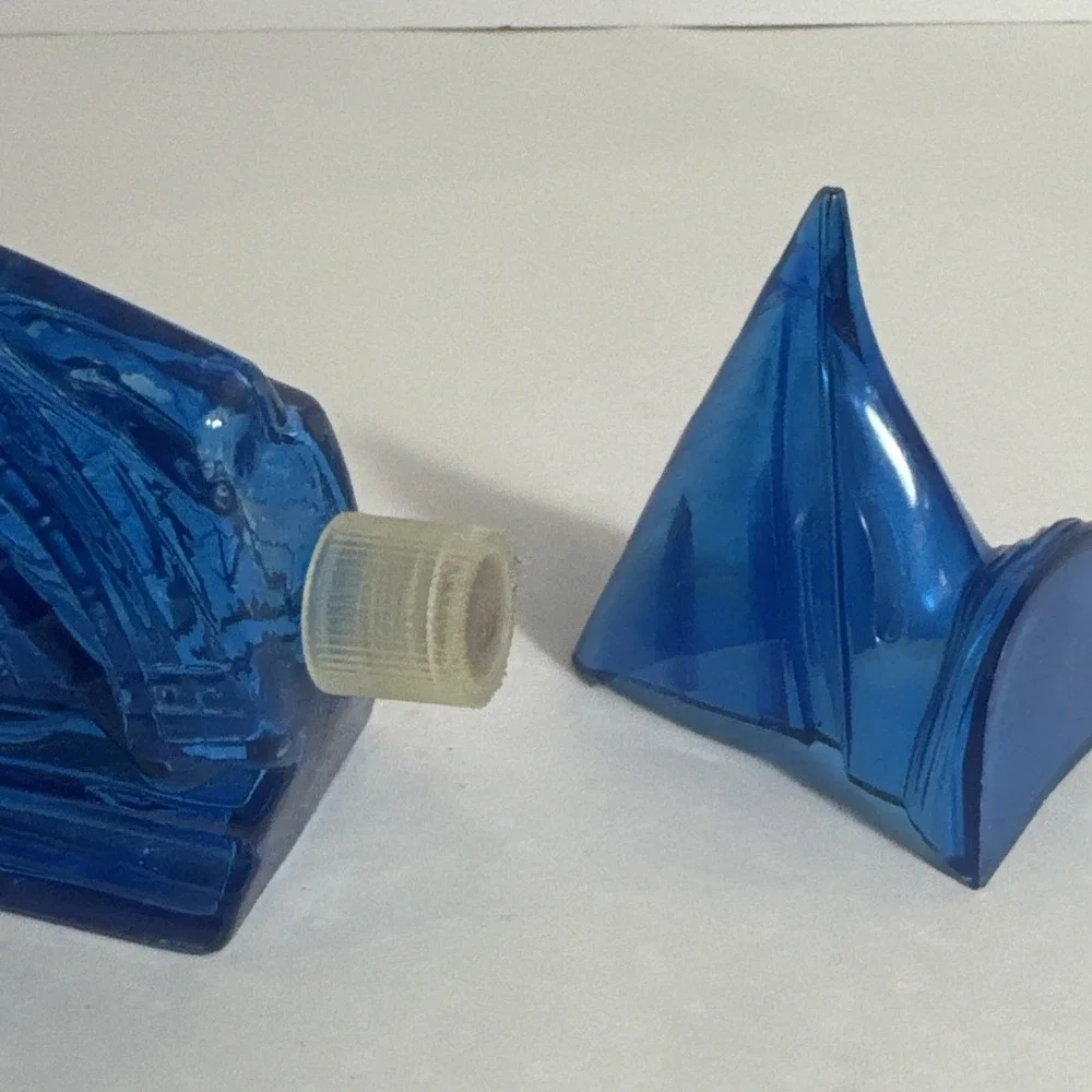 America Schooner EMPTY‎ Decanter had SPICY After Shave 1972-73 Avon Vintage
